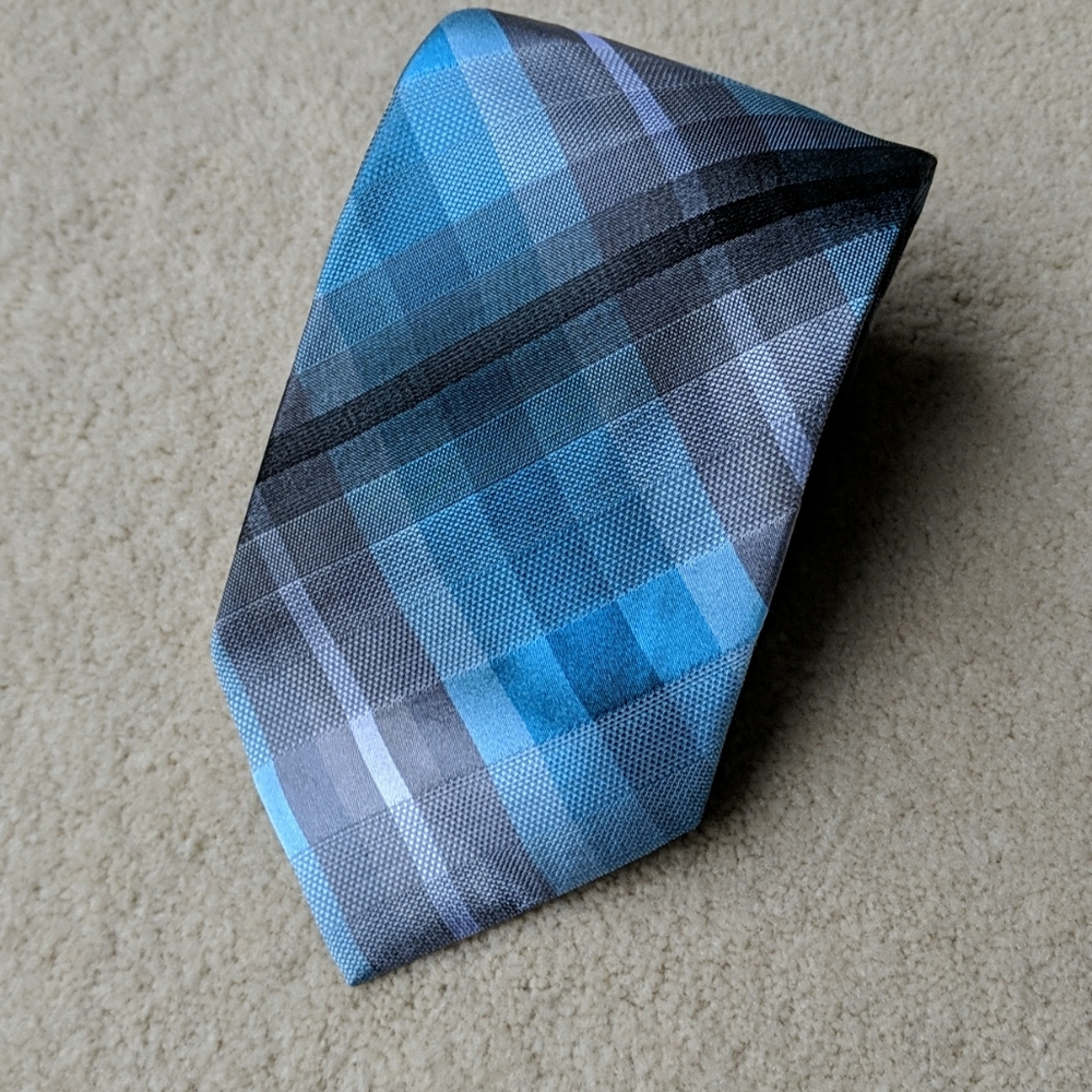 Van Heusen 100% Silk Tie